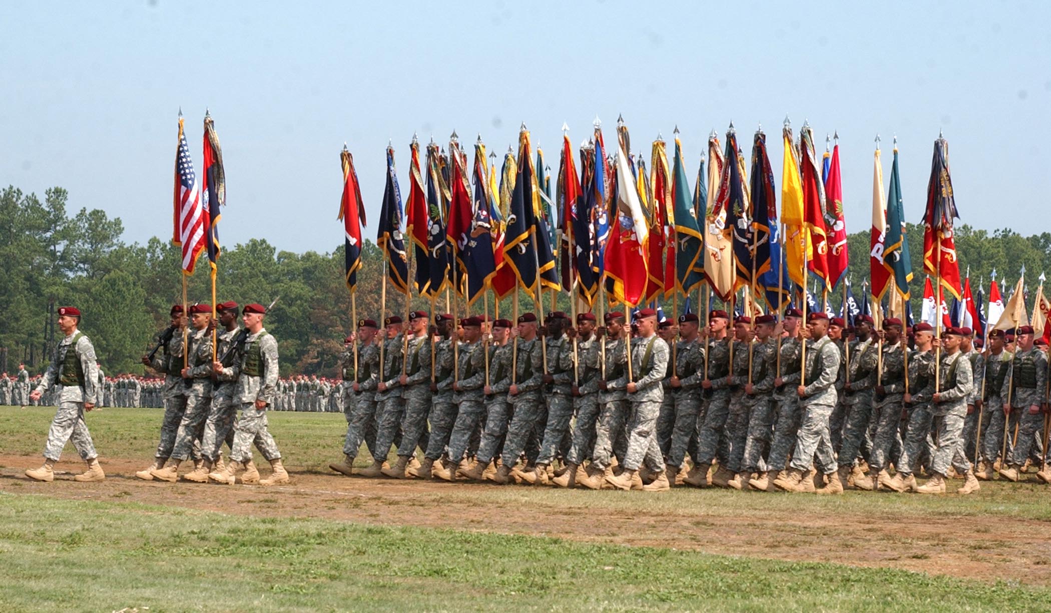 Paratroopers show their colors at 82d Airborne Division Review Links to dresstotheright.com